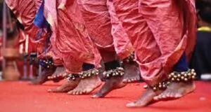 The ankle bells are also the parts of the costume of oyilattam dancers.