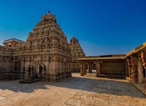 Another view of bhoganandishwara temple.